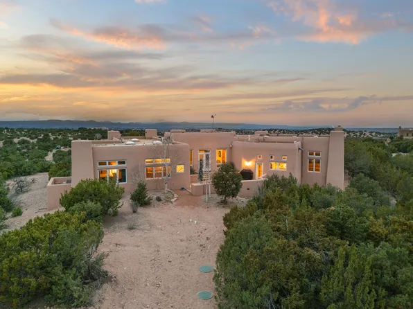 103B Estrellas De Tano, Santa Fe, NM 87506