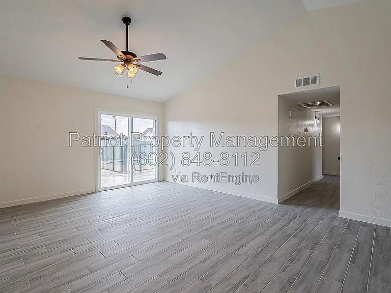 7003 W Sierra St — Photo 8