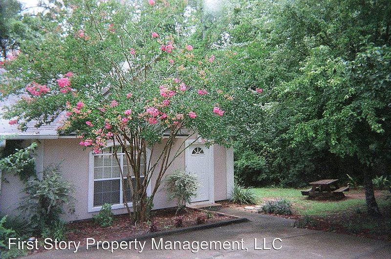 1st image of 2405 Silver Palm Ln