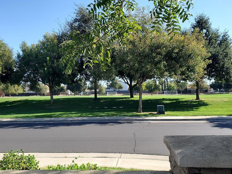 2nd image of 400 Mira Monte Ct