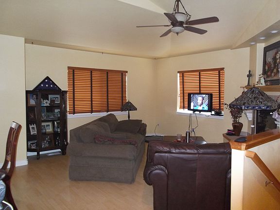 Great room w/custom blinds
