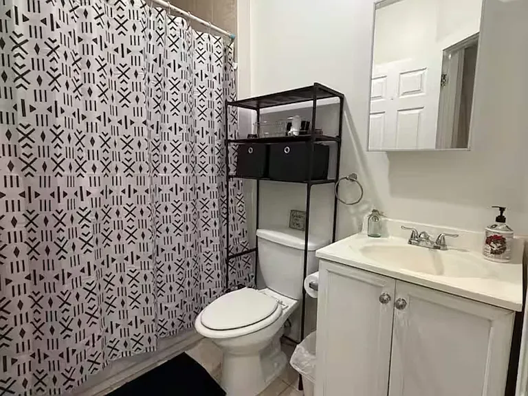 1138 Summit Ave #1 — Photo 6