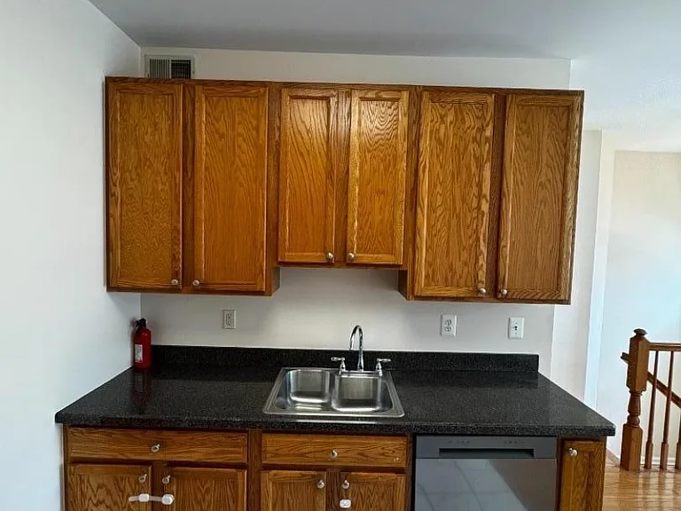 533 Coventry Dr — Photo 8