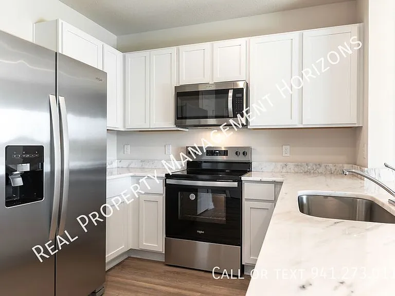 17769 Crescent Moon Loop — Photo 7