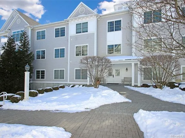 221 Still Water Circle #221, Brookfield, CT 06804