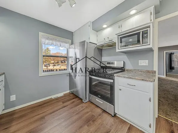 1126 S Newton Ave, Albert Lea, MN 56007