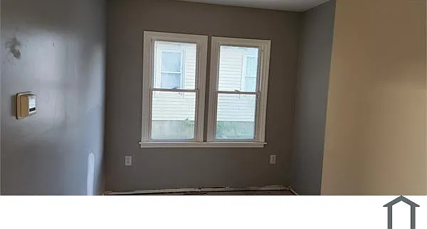 909 N Graham Ave — Photo 6