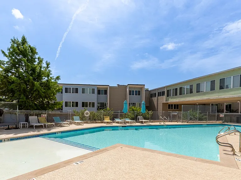 604 N Bluff Dr #127 — Photo 31