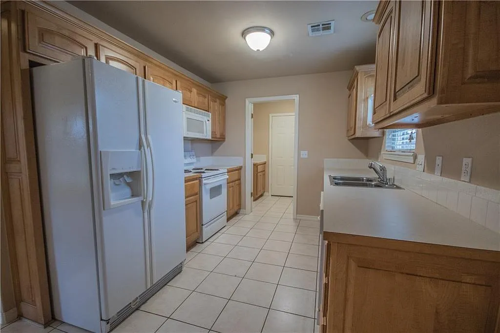 3 bed, 1486 sqft, $1,700 — Photo 4