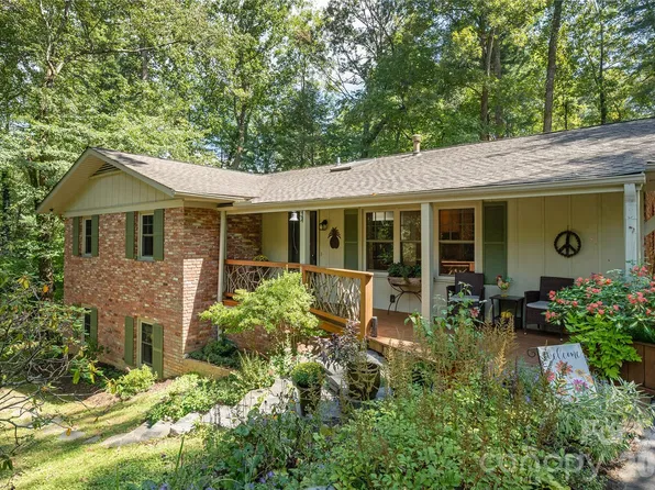 906 Indian Hill Rd, Hendersonville, NC 28791