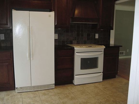 4th image of 33119 Kentucky St