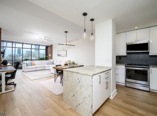 1 Greene St APT 809, Jersey City, NJ 07302