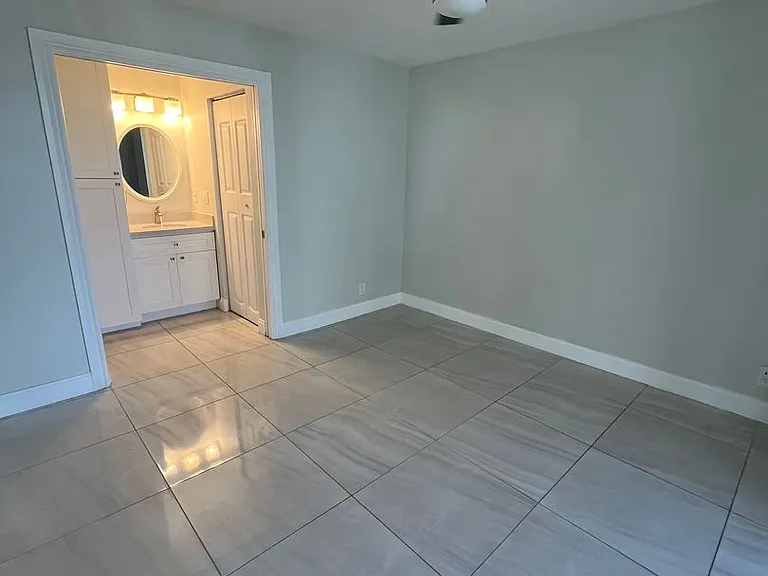 718 Executive Center Dr #23-7-23 — Photo 10