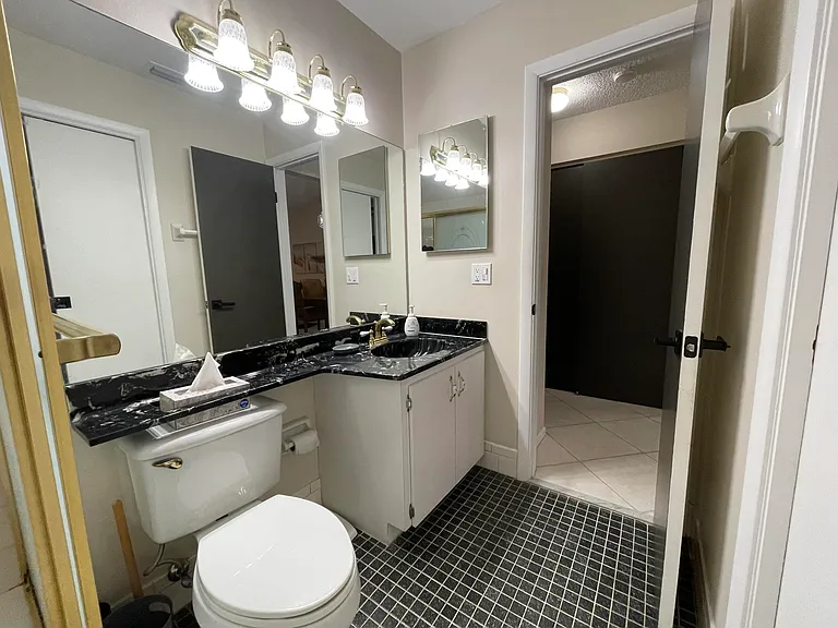 354 SW 28th Ave — Photo 24