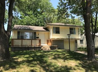 4822 N Sycamore Dr, Kansas City, MO 64119