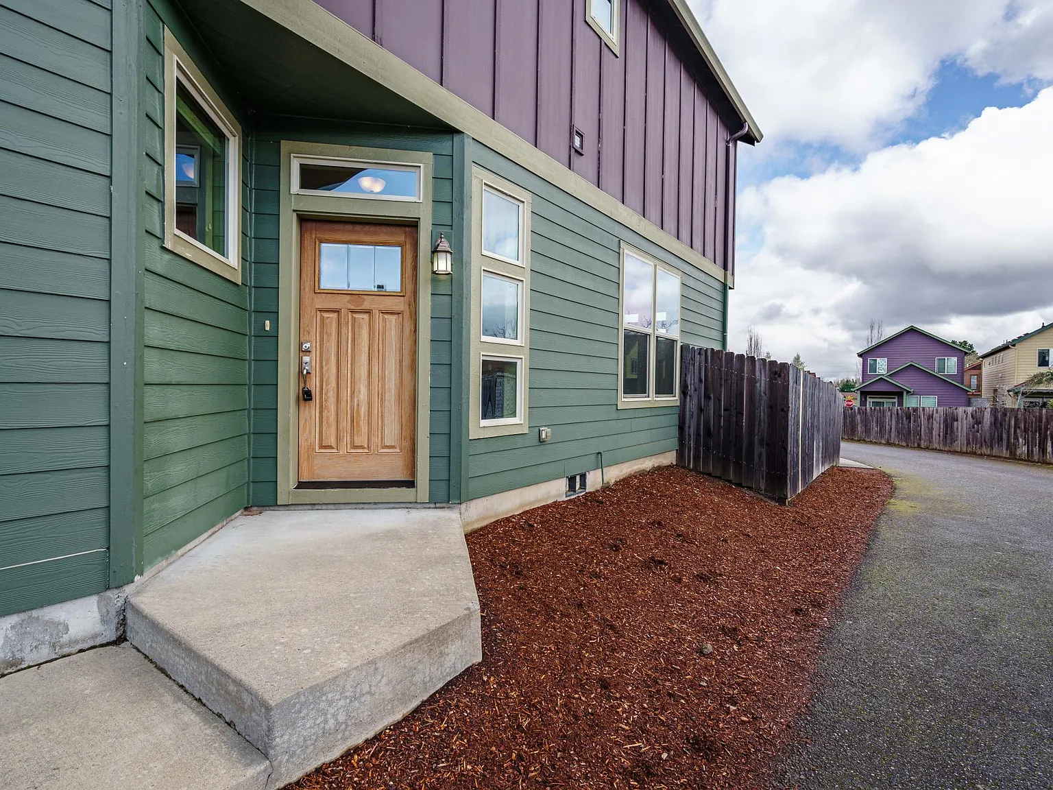 3 bed, 2.5 bath, 1864 sqft, $2,795 — Photo 2