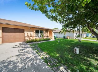 517 SE 23rd Pl, Cape Coral, FL 33990