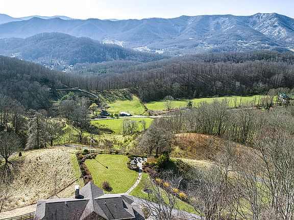 2nd image of 355 Grassmere Ln
