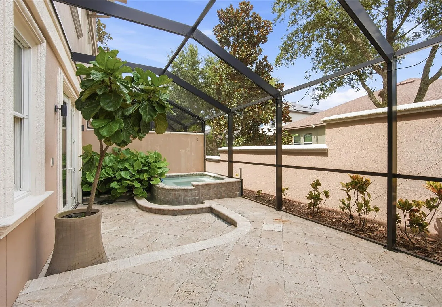 4 bed, 3300 sqft, $4,500 — Photo 2