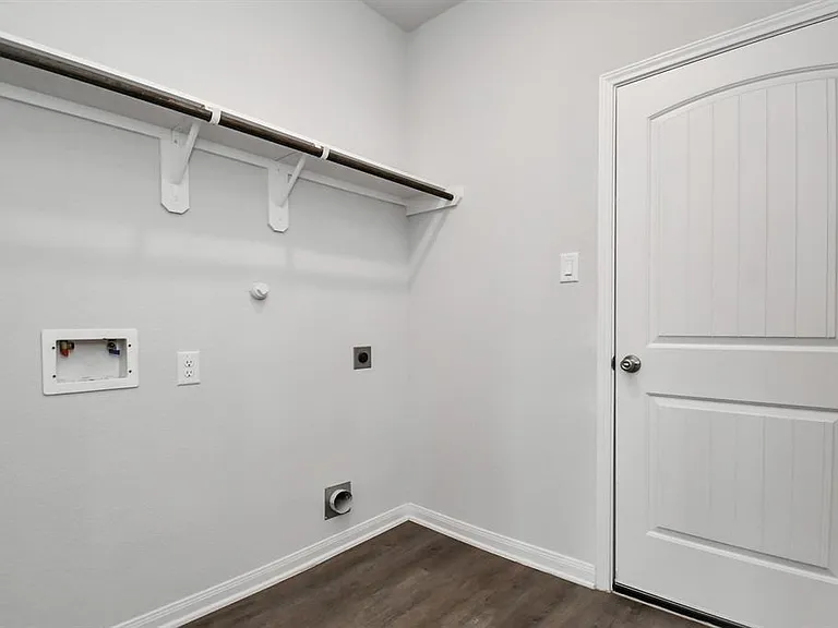 11028 Patriot Ct — Photo 19