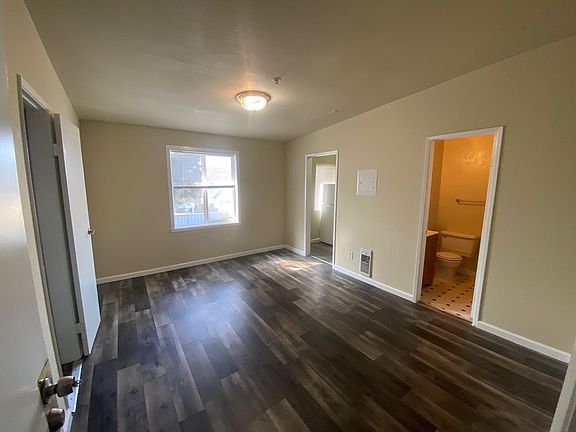 4th image of 2601 Center Ave APT 211