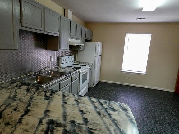 4th image of 4032 Bluestone Ave #A