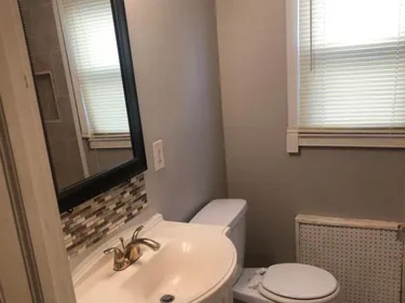 2nd image of 121-123 Isabella Ave #1