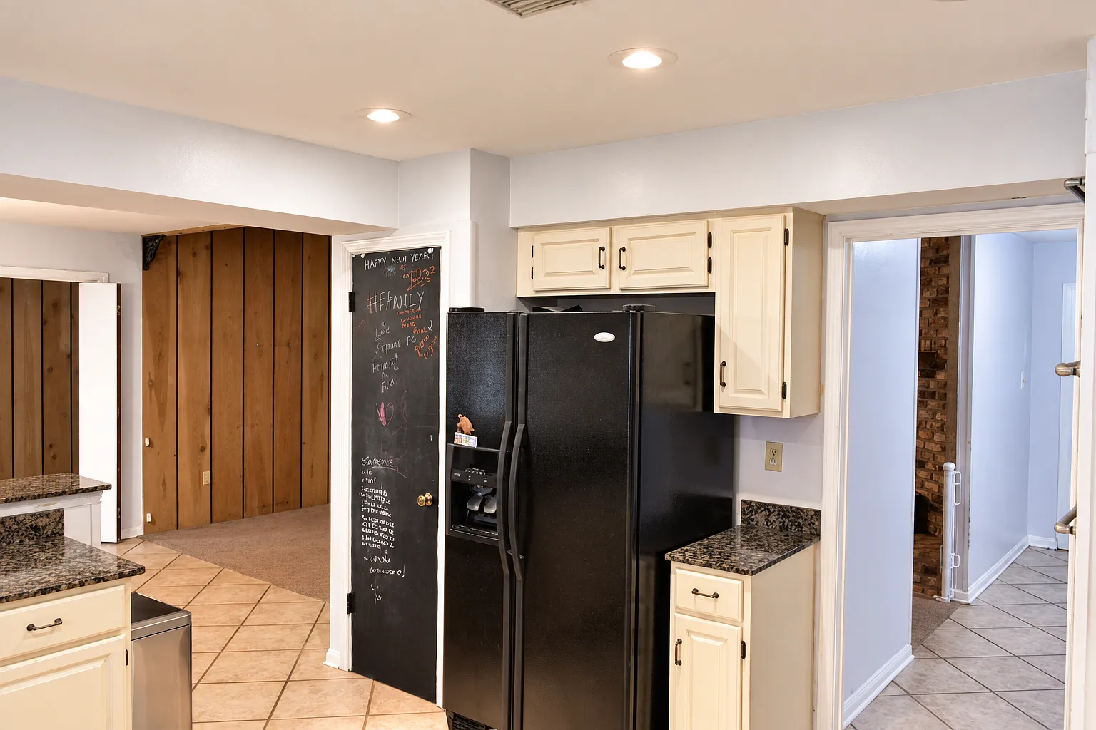3 bed, 2075 sqft, $2,400 — Photo 4