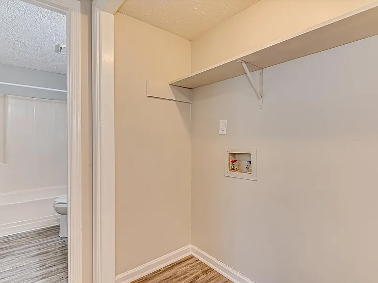 170 Chalet North Ct — Photo 6