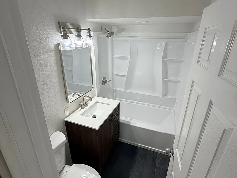 2518 Borst Ave — Photo 5