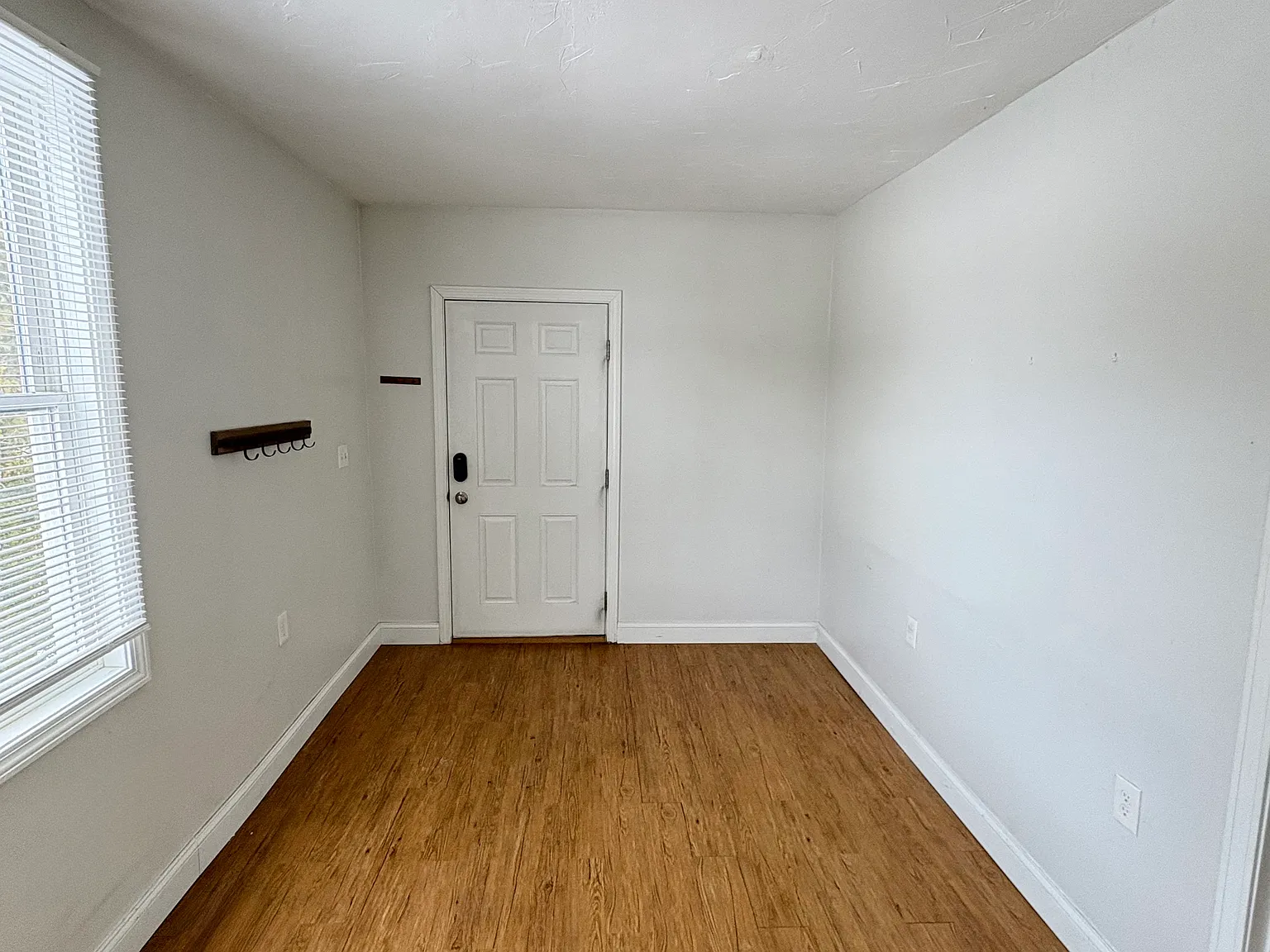 20 Whittier St — Photo 2