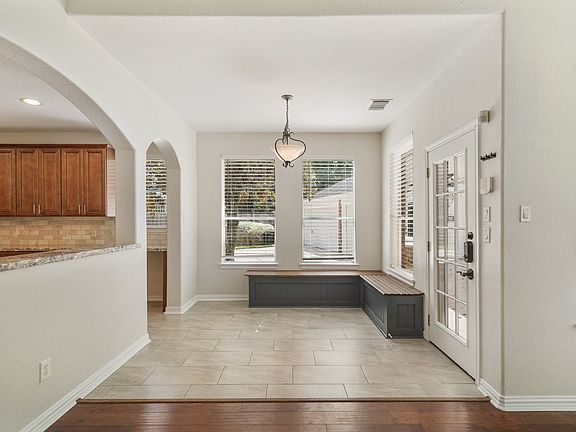4th image of 5426 Montbury Ln