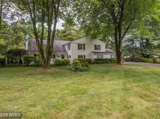 1378 Woodside Dr, Mc Lean, VA 22102