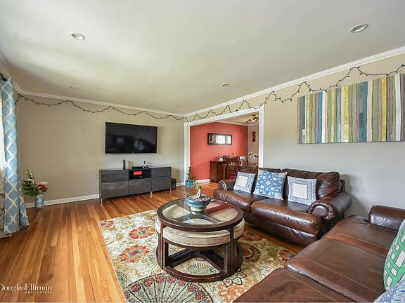 5th image of 1841 Kent St