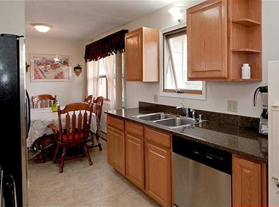5th image of 309 Bentley Dr