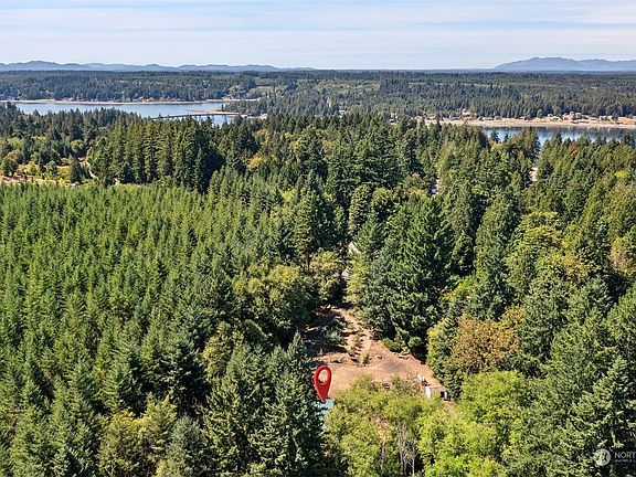 2nd image of 700 E North Island Drive