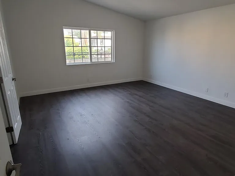 5771 La Jolla Blvd — Photo 14