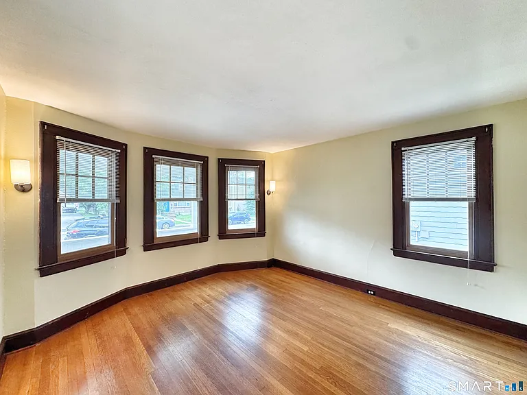 14 Woodbury Ave #1 — Photo 4