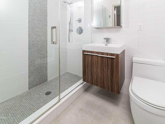 4th image of 3516 Astoria Blvd #3A