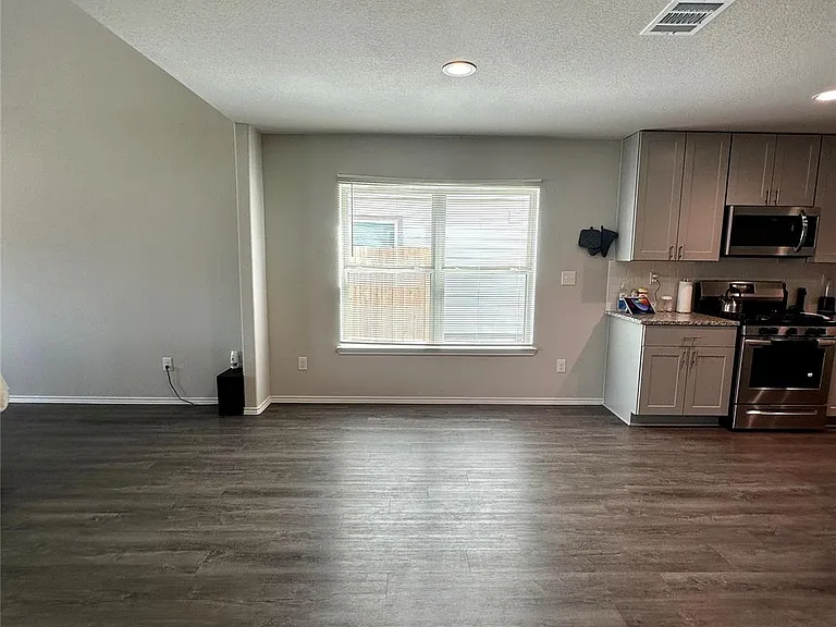 4231 Tulip Oak Dr — Photo 8