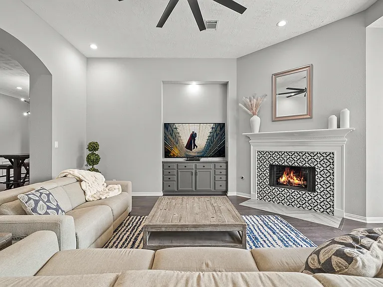4703 Oxbow Cir W — Photo 14