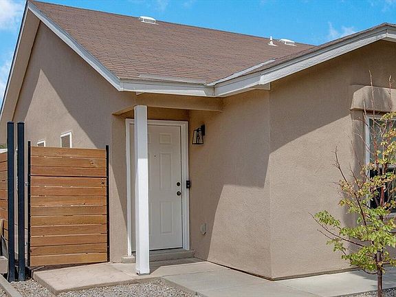 3rd image of 10923 Bandelier Dr NW