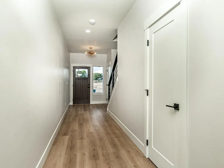 22505 Nelson Rd — Photo 24