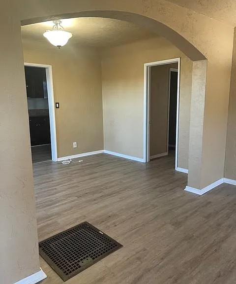 9200 S Hobart Blvd — Photo 4
