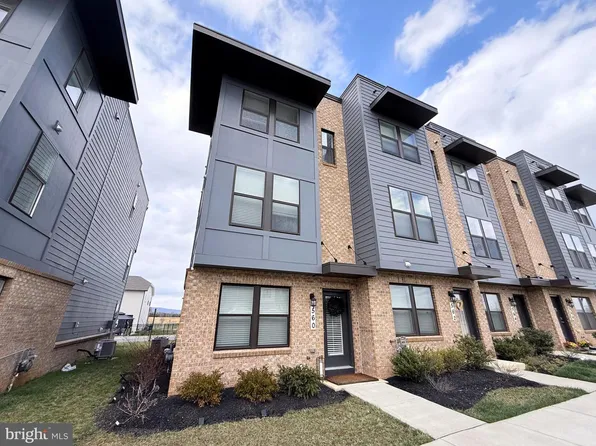 560 Banquet Ln, Frederick, MD 21701