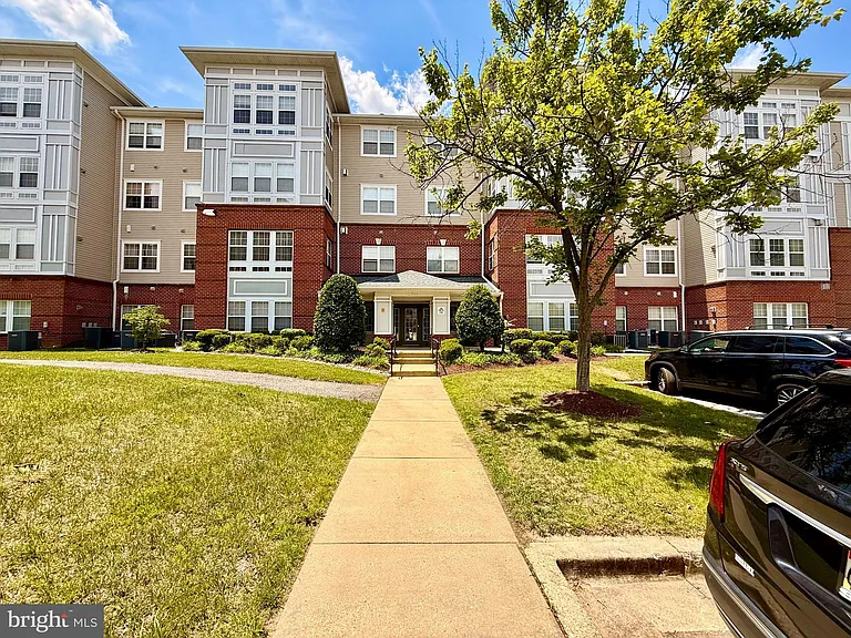 13216 Fox Bow Dr #307 — Photo 2