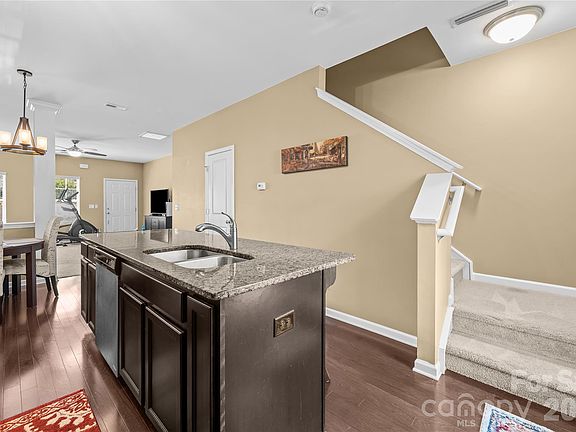 4th image of 1209 Skywatch Ln #121