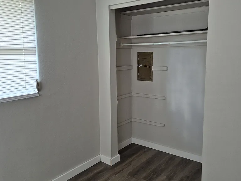 2117 Barcelona Dr — Photo 26