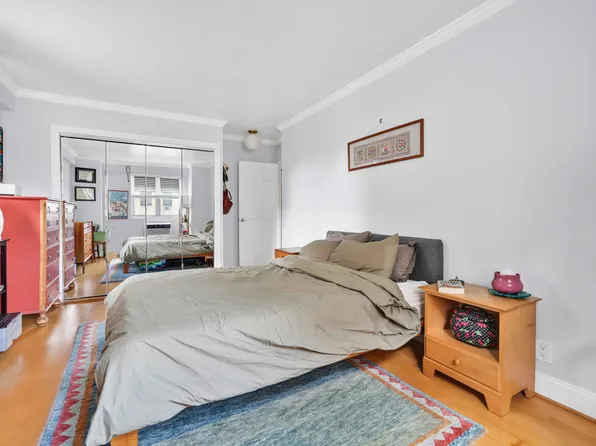 52-40 39th Drive image 8 of 15