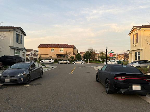 5th image of 2462 Laurel Clark Ave